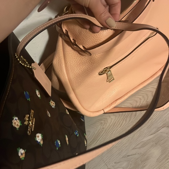 New floral signature tote, purse and signature matching Coach Wallet - Picture 2 of 12